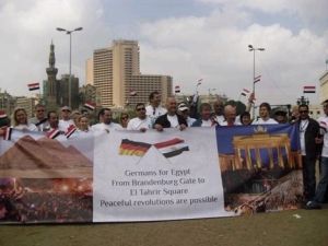 deutschen und ägyptischen Medienvertretern auf dem Tahrir-Platz